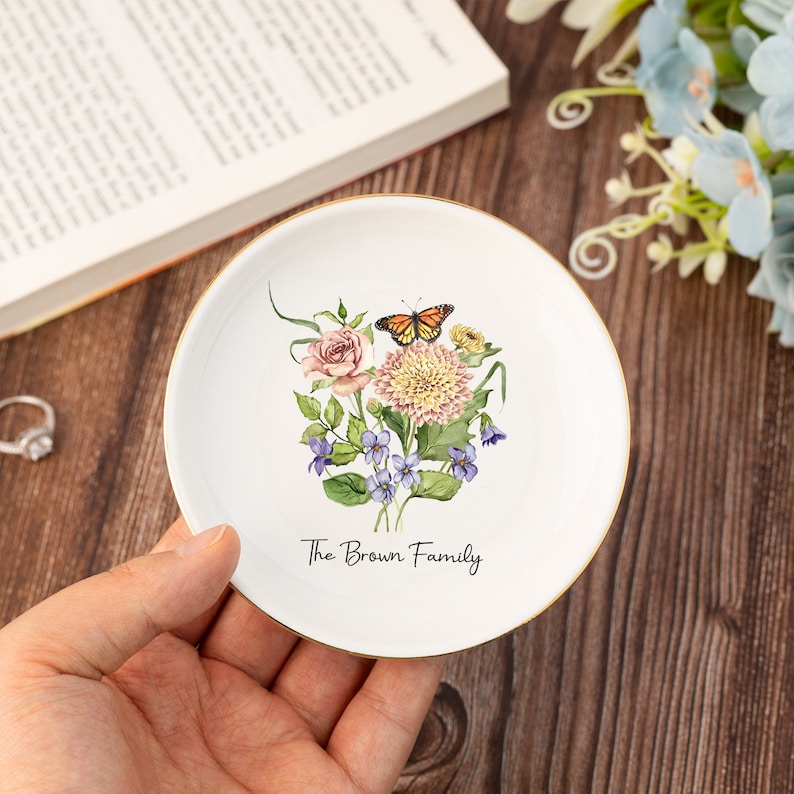 Personalised Birth Flower Trinket Dish,Family Bouquet Jewelry Dish,Watercolor Flower Ring Dish,Wedding Gift for Her,Birthday Gift For Mom
