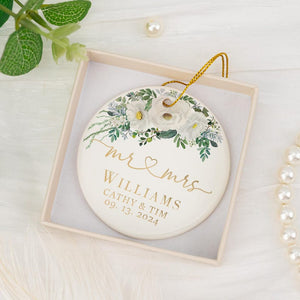 Ceramic Wedding Bauble Gift for The Newlyweds, Custom Mr & Mrs Wedding Keepsake, Wedding Anniversary Gift for Couple, Wedding Ornament Gift