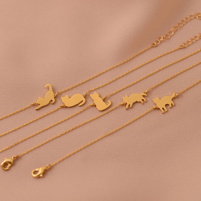 Personalized Cat Bracelet: Engraved Pet Memorial Jewelry