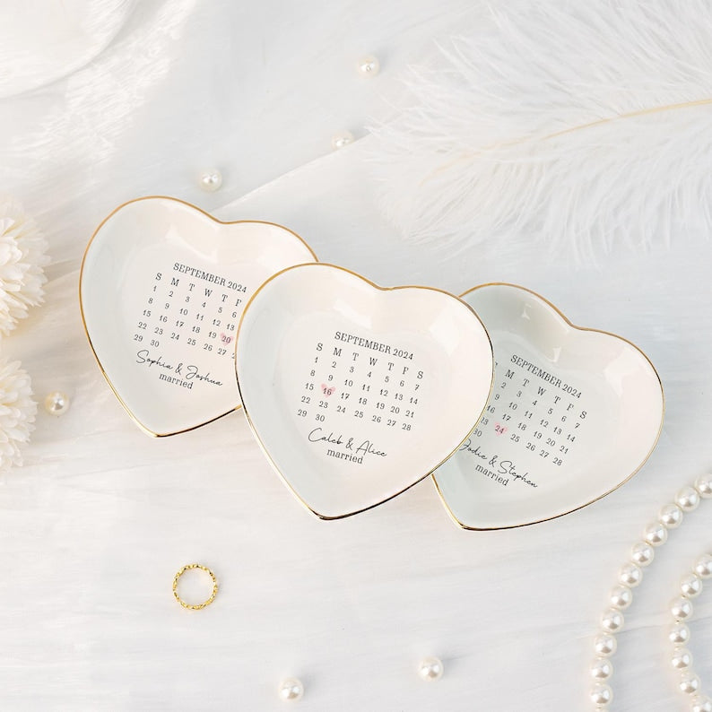 Wedding Calendar Date Jewelry Dish, Personalised Wedding Ring Dish, Engagement Trinket Dish, Married Keepsake Gift for Couples,Newlywed Gift