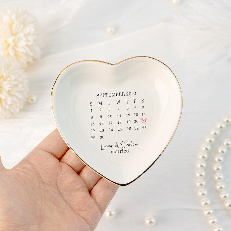 Wedding Calendar Date Jewelry Dish, Personalised Wedding Ring Dish, Engagement Trinket Dish, Married Keepsake Gift for Couples,Newlywed Gift