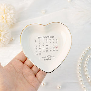 Wedding Calendar Date Jewelry Dish, Personalised Wedding Ring Dish, Engagement Trinket Dish, Married Keepsake Gift for Couples,Newlywed Gift