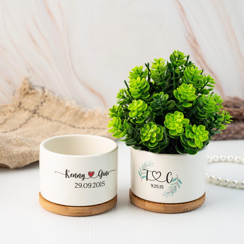 Custom Couple Gifts,Plant Pot for Couple, Anniversary Gifts, Flower Pot for Couple, Engagement Gifts,Gifts for Newlywed,Wedding Gifts