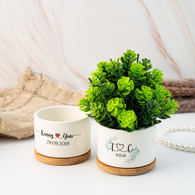Custom Couple Gifts,Plant Pot for Couple, Anniversary Gifts, Flower Pot for Couple, Engagement Gifts,Gifts for Newlywed,Wedding Gifts