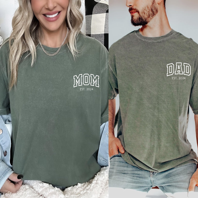 Custom Mom Dad T-shirt, Personalized Mama & Dad Pocket Shirt, Pregnancy Announcement Tee, Matching Parents Outfit Gifts