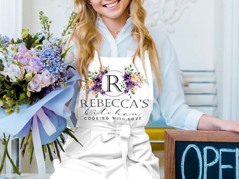 Personalized Apron for Women Gifts, Custom Family Apron Cooking Gift for Mothers Gifts, Customized Aprons for Kitchen Gifts for Mom Gifts
