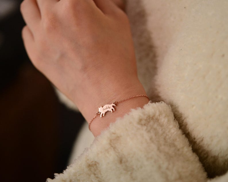 Personalized Cat Bracelet: Engraved Pet Memorial Jewelry
