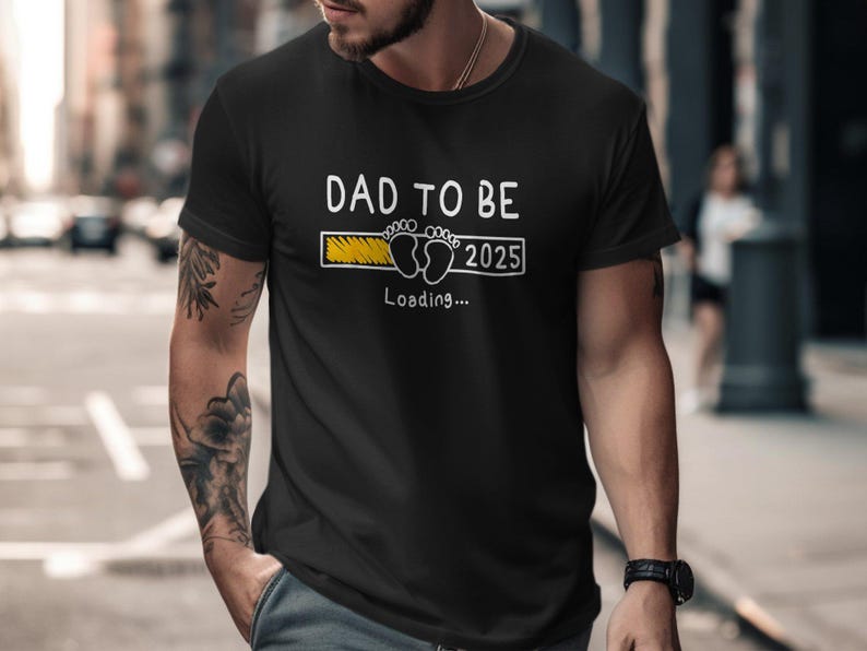Dad To Be 2025 Loading Fun Baby Announcement T-Shirt, New Dad Gift, Future Daddy T-shirt, Cute Dad To Be Shirt, Expecting Father Tee