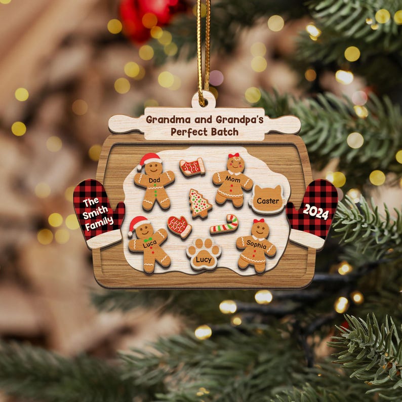 Personalized Gingerbread Family Wood Ornament, Gingerbread grandchildren, Baking sign,Christmas family Ornament,Gingerbread with rolling pin