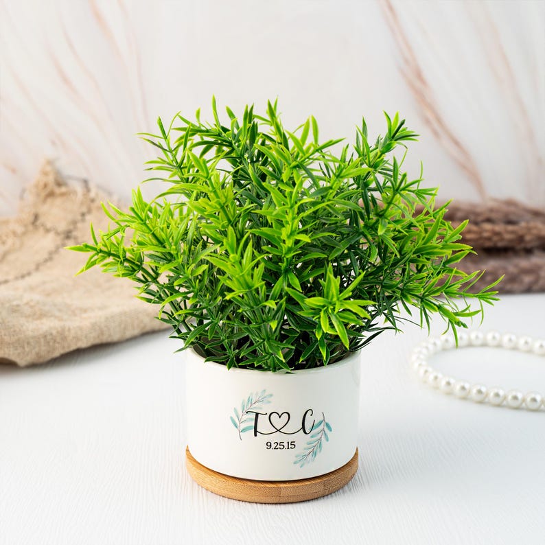 Custom Couple Gifts,Plant Pot for Couple, Anniversary Gifts, Flower Pot for Couple, Engagement Gifts,Gifts for Newlywed,Wedding Gifts