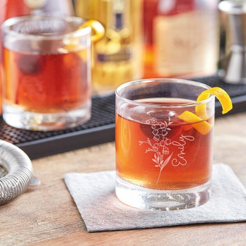 Customized Birth Flowers With Name Whiskey Glass, Bridesmaid Proposal Whiskey Glasses, Custom Drinkware For Him Whiskey Glass,Birthday Gifts