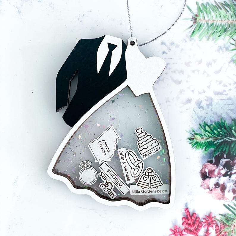 Personalized wedding ornament, custom first christmas married 2025, newlywed gift for couple, mr and mrs, bride and groom shaker ornament