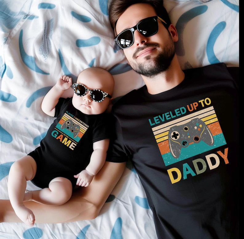 Leveled Up to Daddy & Player 2 Matching Gamer Outfits. Partner Look Father and Baby. Gift for Newborns. Gift for the New Dad.
