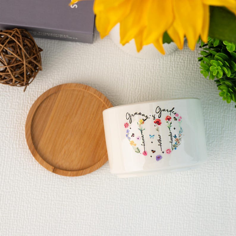 Custom Grandma's Garden Plant Pot,Mom Plant Pot with Birthflower,Family Name Gift,Birthday Gift,Gift for Mom/Grandma/Nanny,Mothers Day Gift