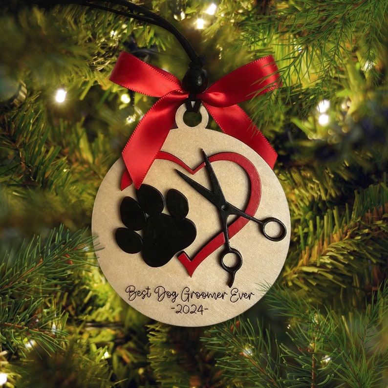 Best Dog Groomer Ever Ornament - Personalized Gift for Dog Lovers - Christmas Tree Decoration with Paw Print & Scissors Design