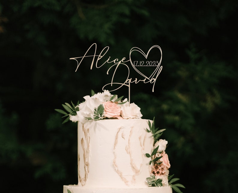 Engraved Heart Wedding Topper Handwritten Names for Couples Rustic Ceremony Decor Wedding and Anniversary Decor