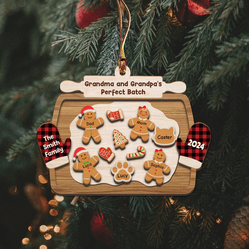 Personalized Gingerbread Family Wood Ornament, Gingerbread grandchildren, Baking sign,Christmas family Ornament,Gingerbread with rolling pin