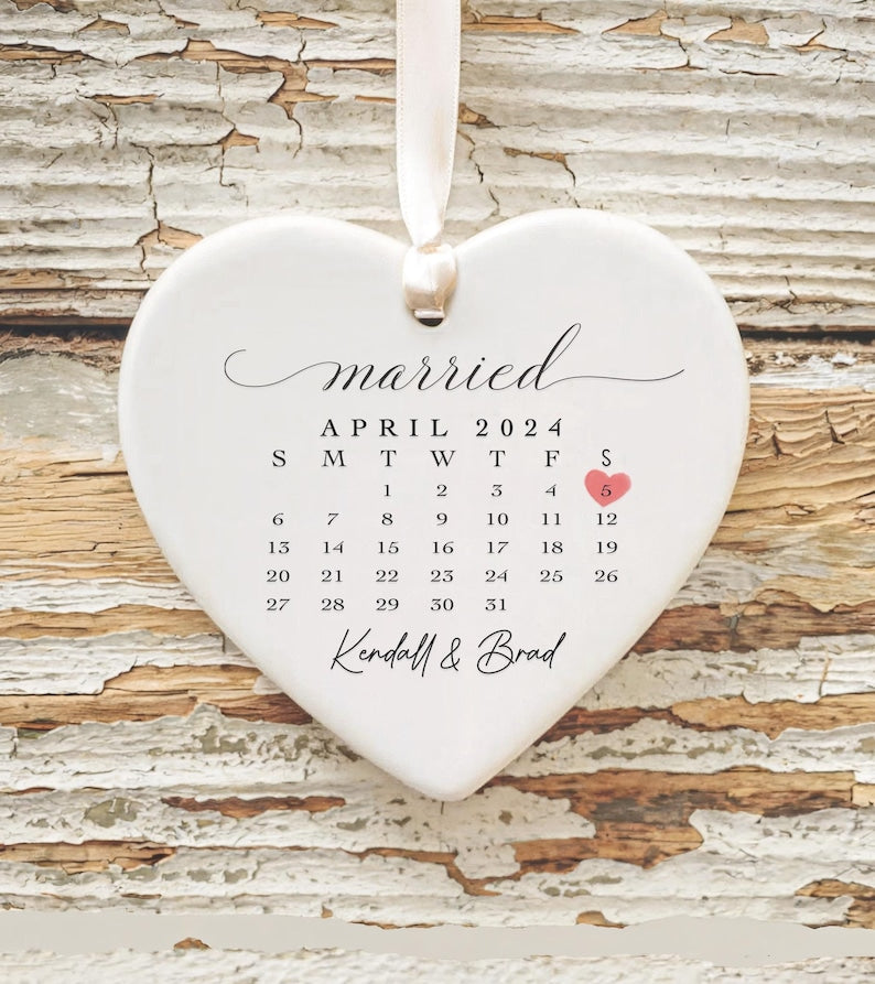 Married Ornament Calendar Gift - Personalized Calendar Ornament Wedding Gift - Custom Wedding Date Anniversary Ornament
