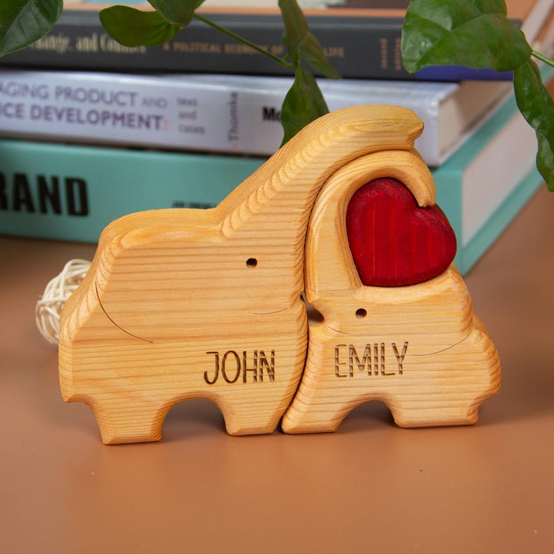 Custom Engraved Wooden Elephant Family Puzzle, Personalized 2-6 Person Animal Figurines, Ideal for Anniversaries & Home Decor