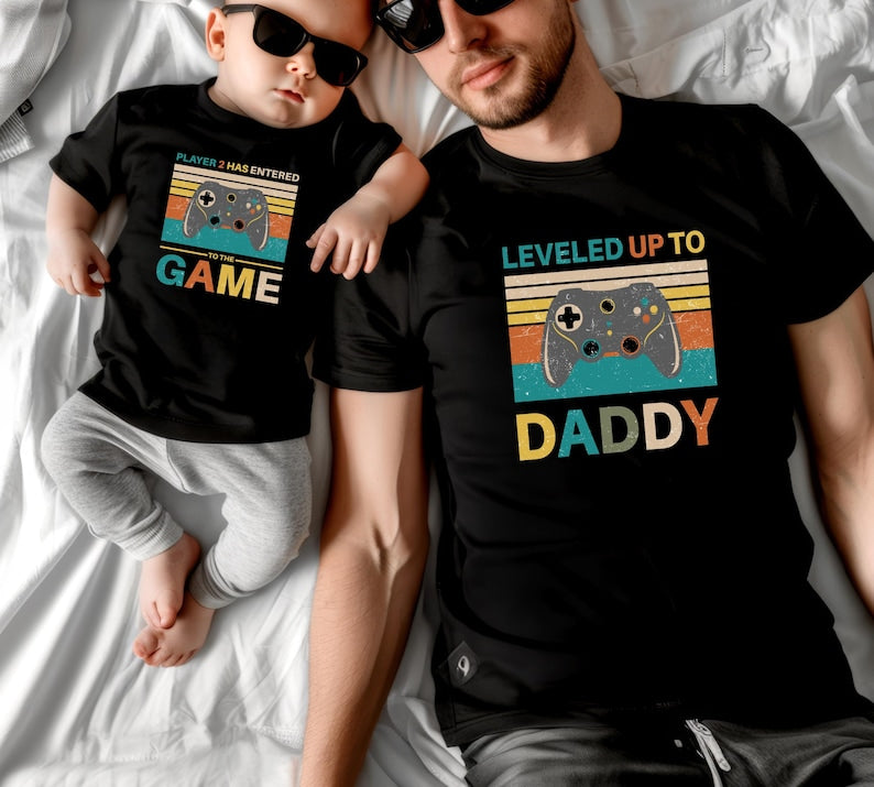 Leveled Up to Daddy & Player 2 Matching Gamer Outfits. Partner Look Father and Baby. Gift for Newborns. Gift for the New Dad.