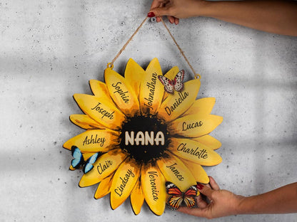 Sunflower Mom Sign Personalized, Birthday Gifts For Mom, Sunflower Mom Sign with Kids Names, Wall Decor, Sunflower Mom and Grandma Sign