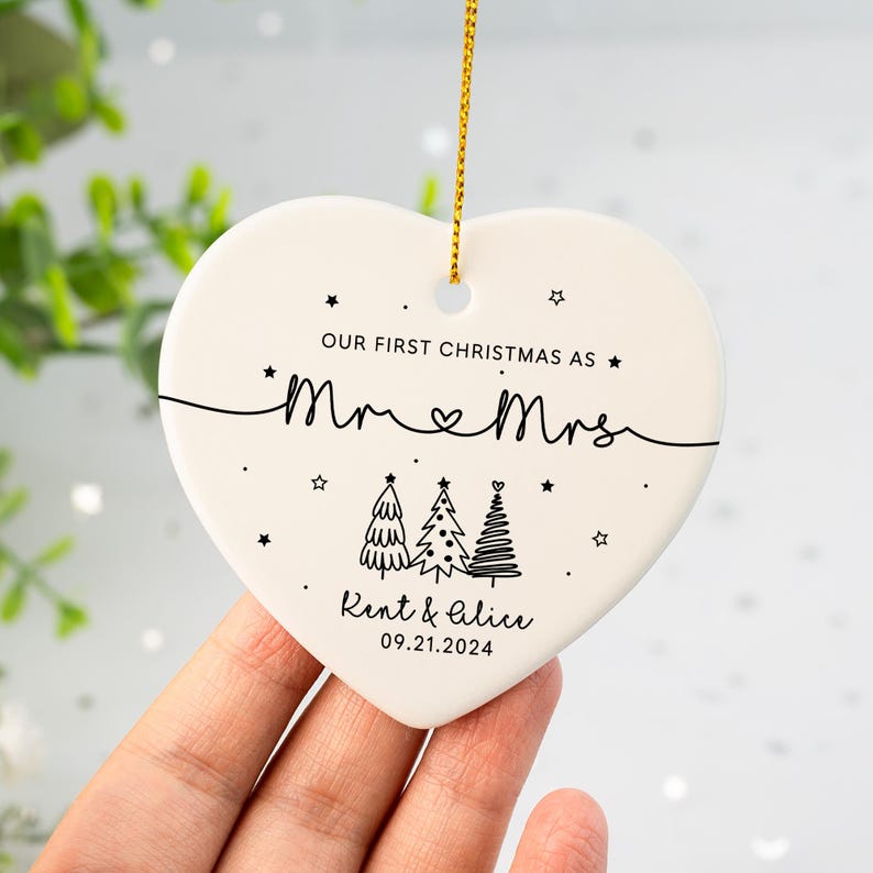 Personalised Mr & Mrs Keepsake Gift, First Christmas as Mr + Mrs, 1st Christmas Married Bauble, Christmas Gift for Couples, Newlyweds Gifts
