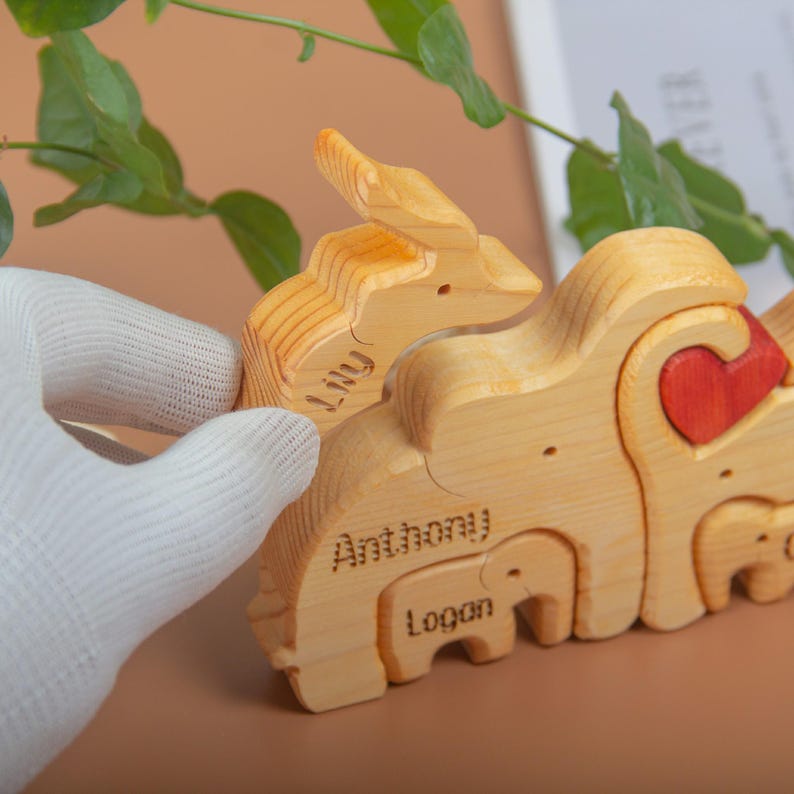 Custom Engraved Wooden Elephant Family Puzzle, Personalized 2-6 Person Animal Figurines, Ideal for Anniversaries & Home Decor