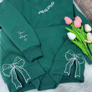 Custom Mama Side Bow Applique Embroidered Sweatshirt with Kids Name, Personalized Mom Sweatshirt, Minimalist Momma Sweater, Gift for Mom