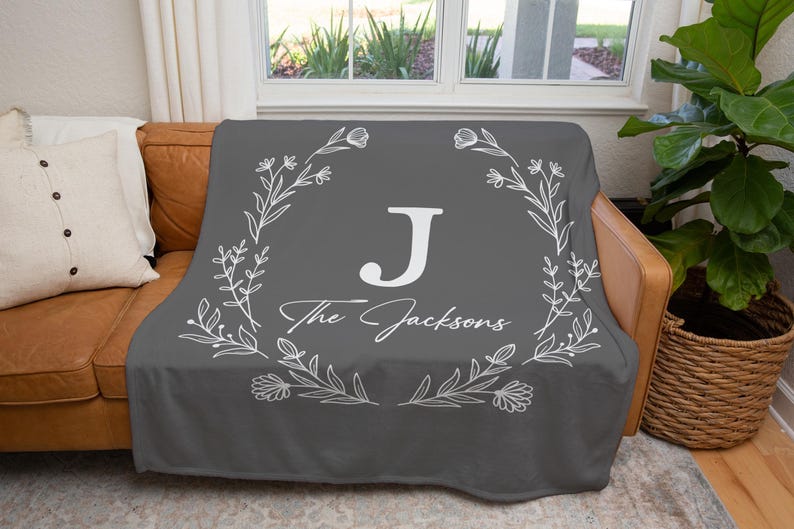 Custom Family Name Blanket, Last Name Initials Blanket, Wedding Anniversary Gift, Christmas Present For Family, Gift For Mom