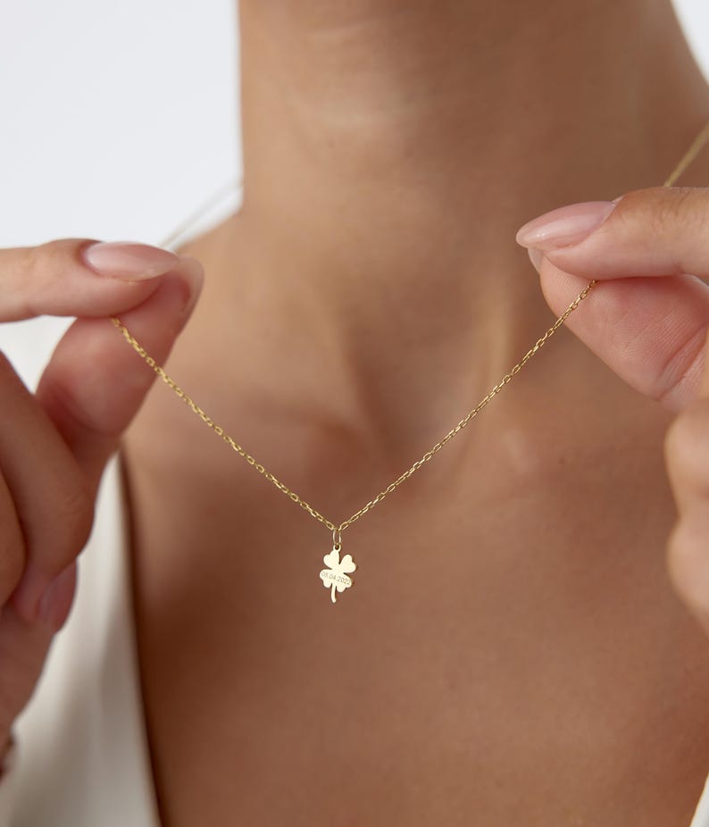 Gold Clover Necklace, 4 Leaf Clover Necklace, Dainty Necklace, Christmas Gift, Dainty Mom Necklace, Gift for Her, Good Luck Pendant