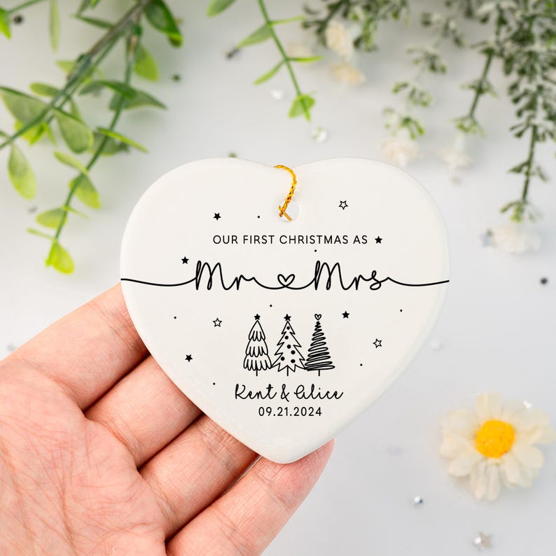 Personalised Mr & Mrs Keepsake Gift, First Christmas as Mr + Mrs, 1st Christmas Married Bauble, Christmas Gift for Couples, Newlyweds Gifts