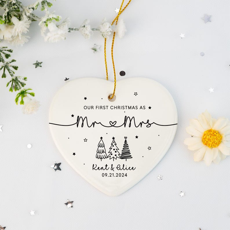 Personalised Mr & Mrs Keepsake Gift, First Christmas as Mr + Mrs, 1st Christmas Married Bauble, Christmas Gift for Couples, Newlyweds Gifts
