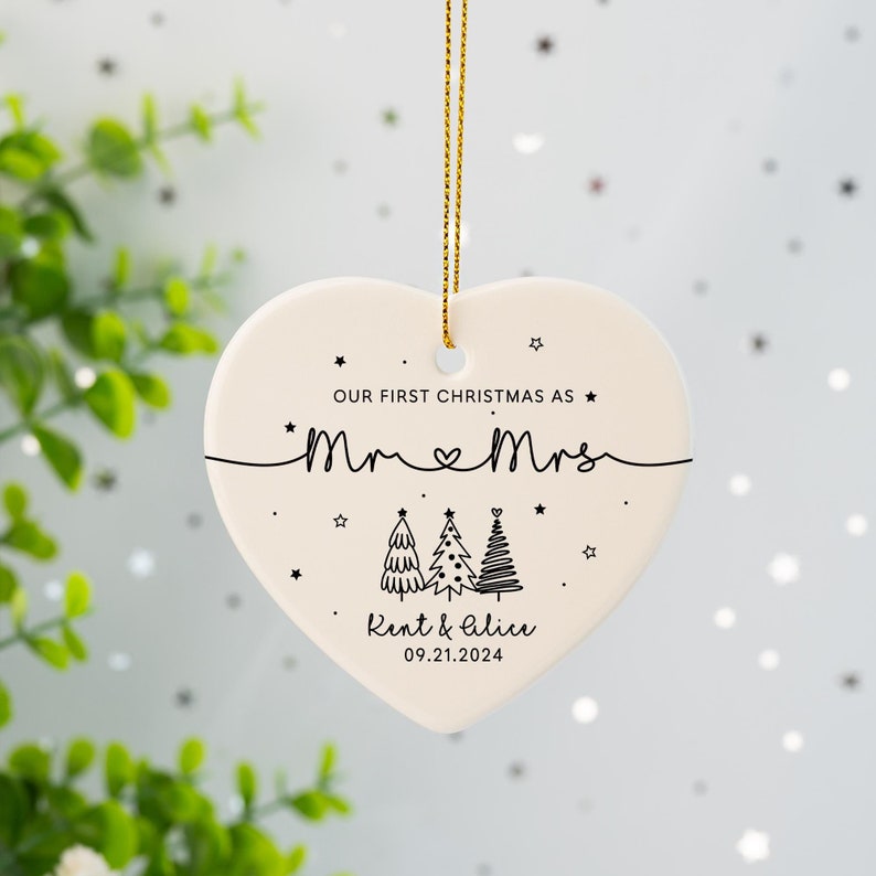 Personalised Mr & Mrs Keepsake Gift, First Christmas as Mr + Mrs, 1st Christmas Married Bauble, Christmas Gift for Couples, Newlyweds Gifts