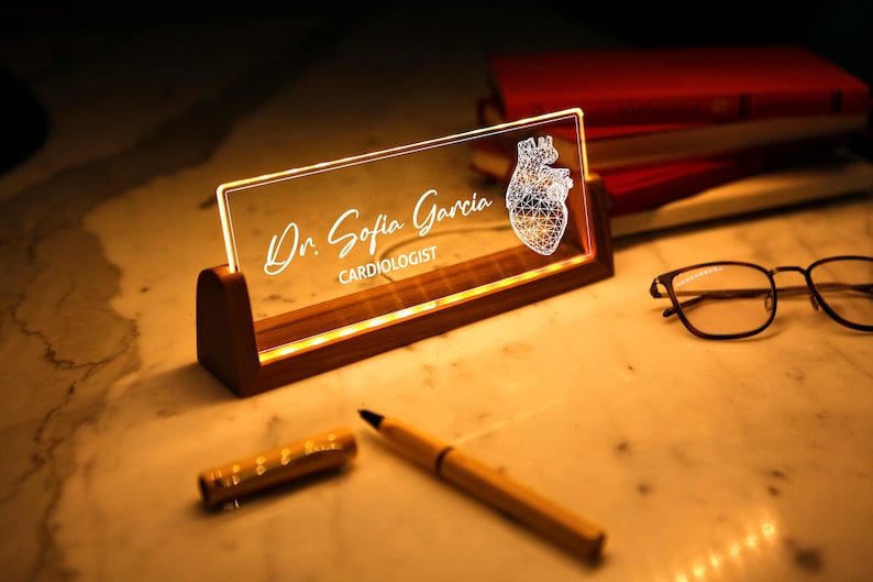 Heart Surgeon Personalized 3D Lamp - Unique Doctor Gift - Heart Surgery Gift - Customized Gifts for Heart Doctor - Cardiologist Gift Ideas