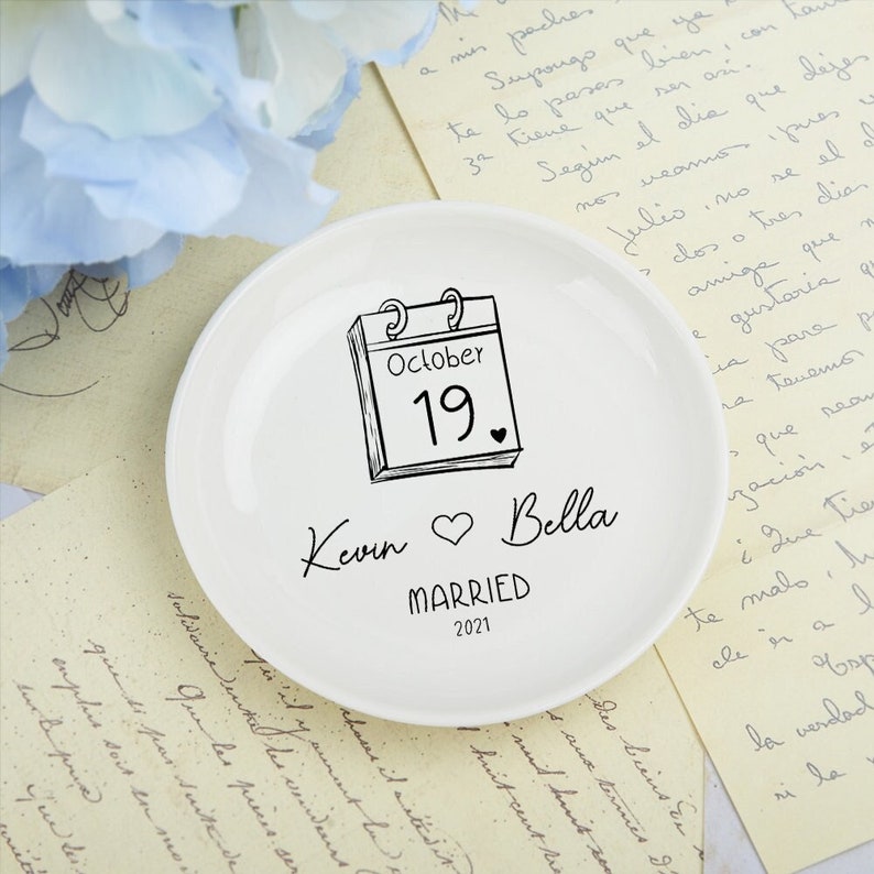 Custom Wedding Date Ceramic Ring Dish: Personalized Keepsake