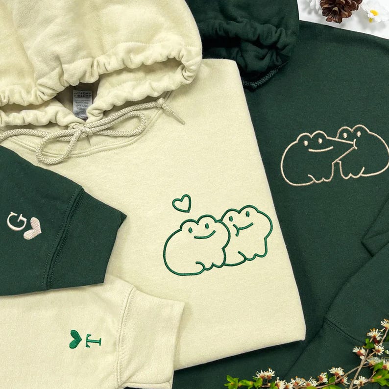 Custom Kissing Frog Embroidered Sweatshirt | Matching Frog Hoodies for Couples | Roman Numeral Hoodies | Anniversary Gifts For Couples