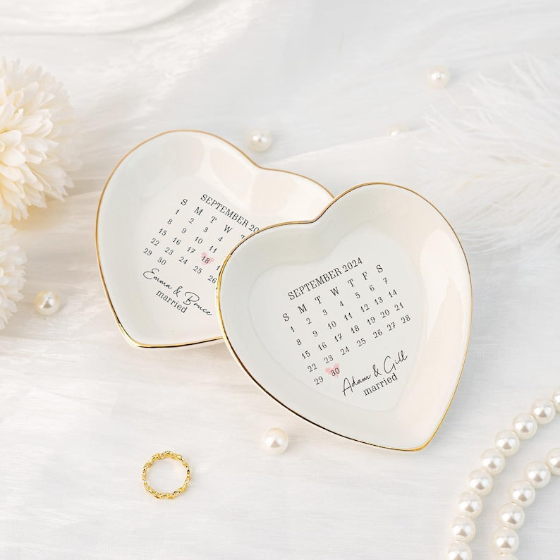Wedding Calendar Date Jewelry Dish, Personalised Wedding Ring Dish, Engagement Trinket Dish, Married Keepsake Gift for Couples,Newlywed Gift