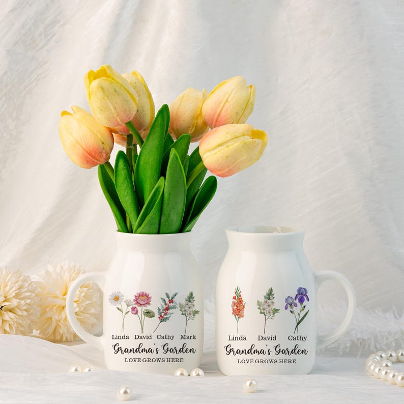 Grandma's Garden Vase, Flower Vase with Family Birth Flower, Personalised Mini Flower Vase for Mama Nana, Mother's Day Gift from Grandkids