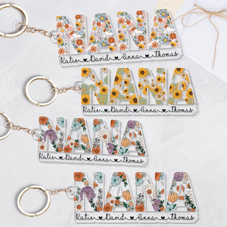 Personalized Mother's Day Gift For Nana, Custom Grandma Keychain, Nana With Grandkids Name Flowers Keyring, Gift For Grandma, Gift For Mom