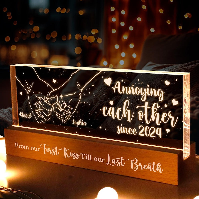 Custom LED Acrylic Couple Night Light, Personalized Names and Date, Romantic Gift for Anniversaries, Engraved Wooden Base Night Lamp