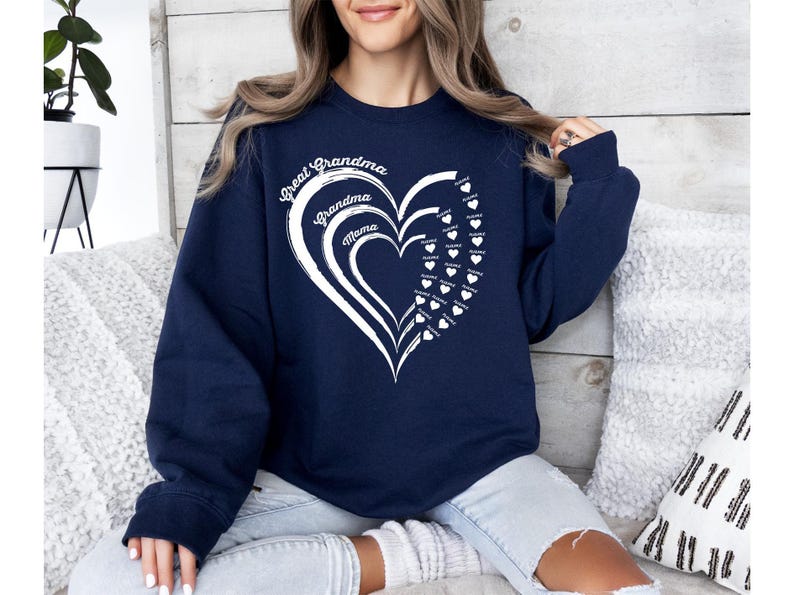Custom Grandma Sweatshirt with Grandkids Names, Grandma Heart Sweat, Great Grandma, Gift for Mama, Personalized Mama Heart Sweatshirt