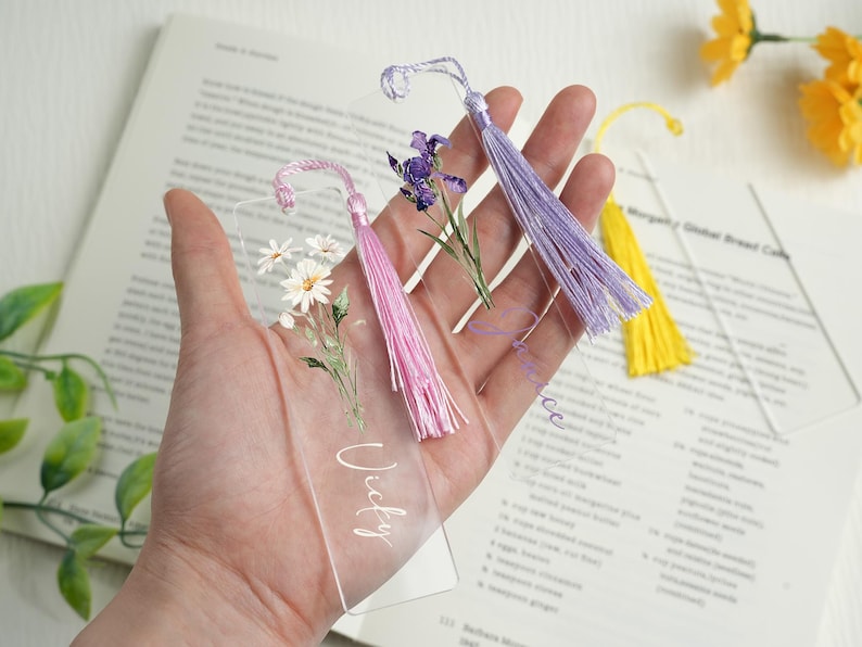 Personalized Birth Flower Bookmark, Acrylic Bookmark Gift, Name Bookmark, Aesthetic Bookmark with Tassel, Graduation Gifts, Reader Gift