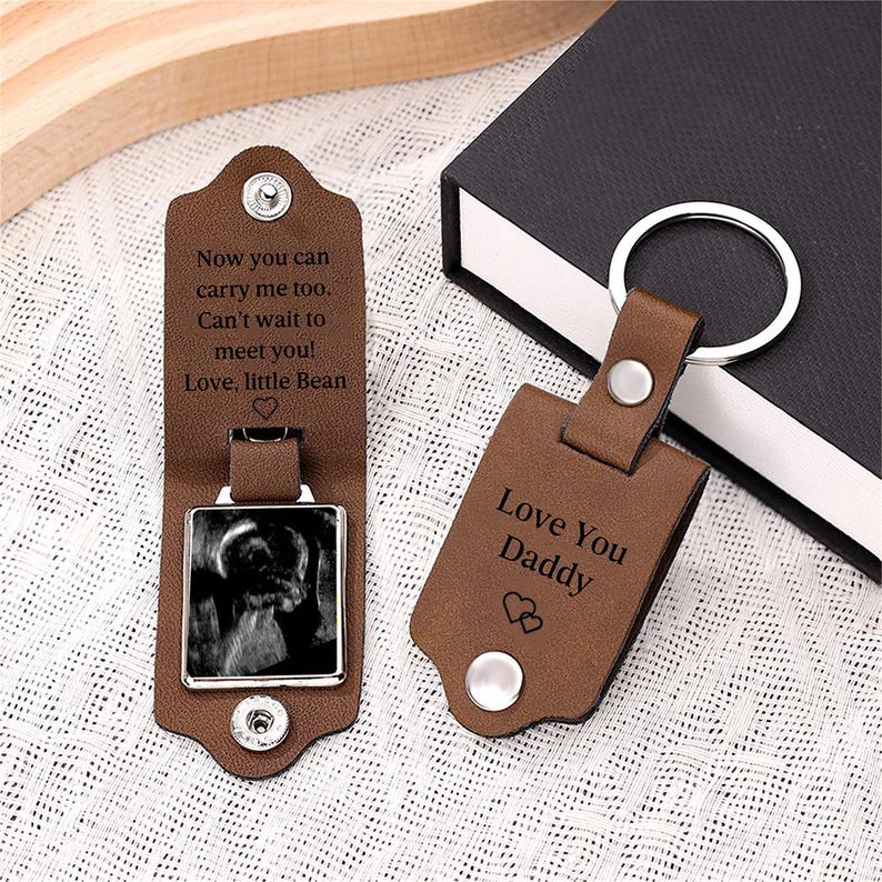 Personalized Mens Leather Keychain with Photo inside,Metal Tag