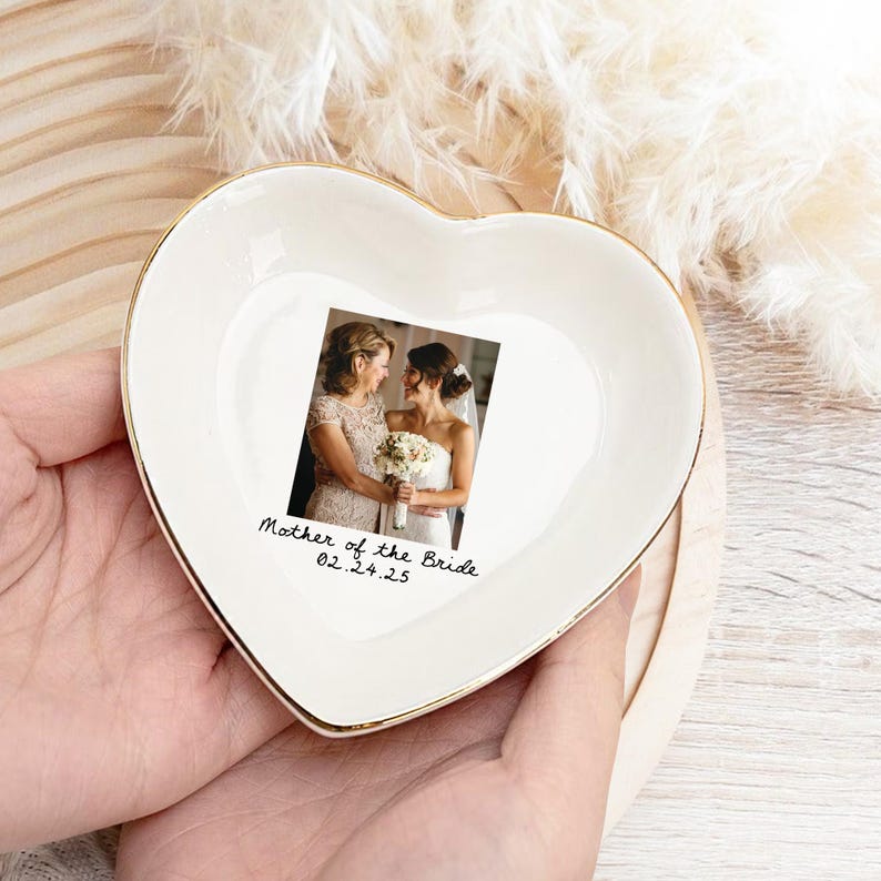 Custom Mom Gift From Daughter, Mother Of The Bride Gift, Mother Of The Groom Jewelry Dish, Wedding Favor Gift For Mom, Mom Ring Trinket Dish