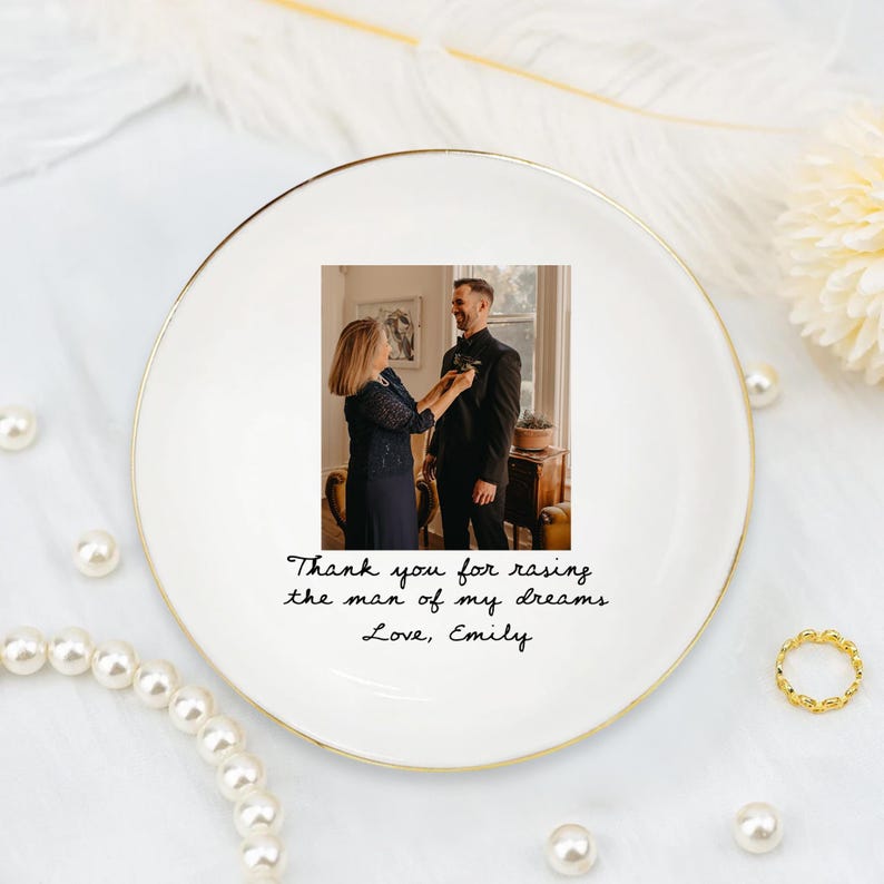 Custom Mom Gift From Daughter, Mother Of The Bride Gift, Mother Of The Groom Jewelry Dish, Wedding Favor Gift For Mom, Mom Ring Trinket Dish