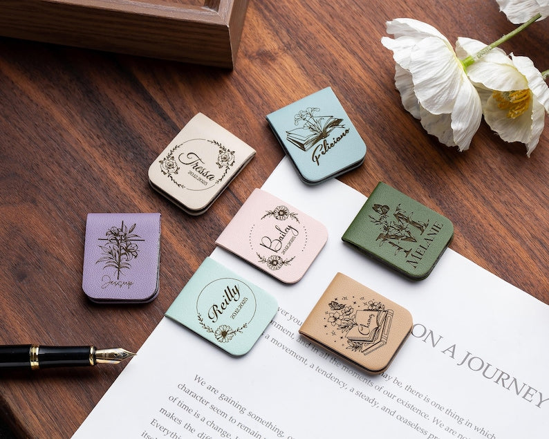 Custom leather bookmarks,Gifts for readers,Gift for Book Lovers,book mark for her,Bridesmaid gift,Personalized Bookmark,Wedding gift