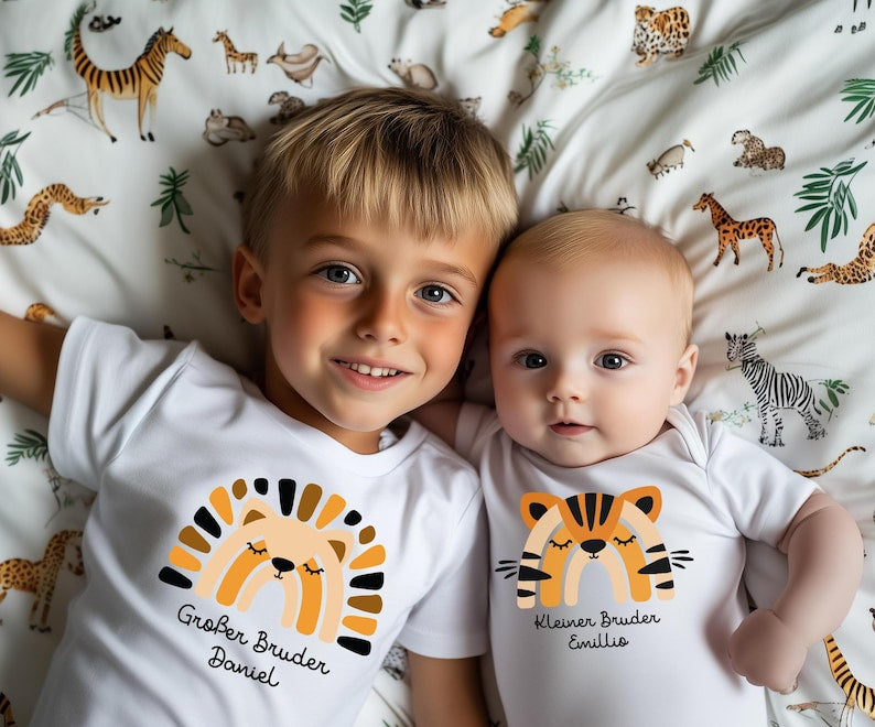 Sibling set: T-shirt & bodysuit. Partner look. Personalized name. Big brother, little sister. Sibling gift matching set.