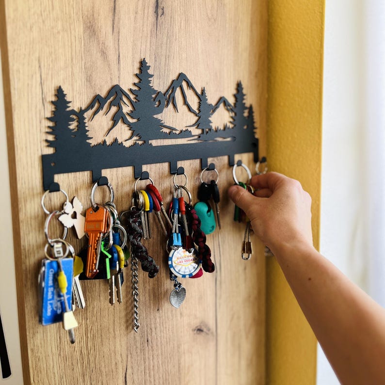 Metal Mountain Key Holder Gift for Hikers and Climbers