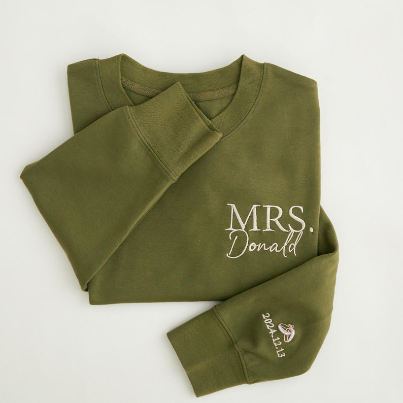 Personalised Mr Mrs Embroidered Sweatshirt - Date on Sleeve, Honeymoon Sweatshirt, Bridal Shower Gift, Couple's Hoodie, Honeymoon Wear