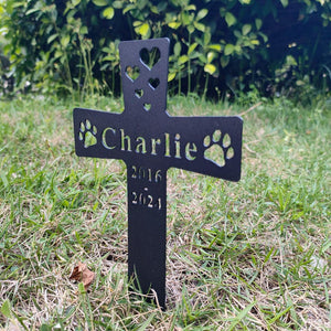 Custom Metal Pet Memorial Garden Stake,Personalized Dog Memorial Plaque,Pet Garden Sign with Heart and Paw,Pet Grave Marker,Cross Yard Sign